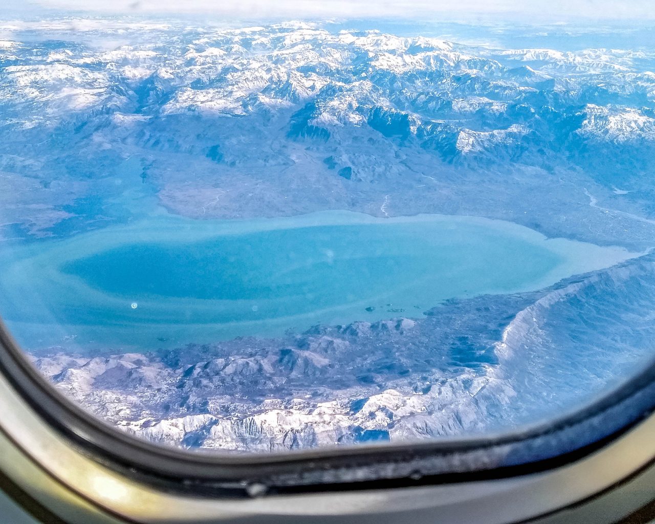 Goedkope-vliegtickets-vinden-window-view