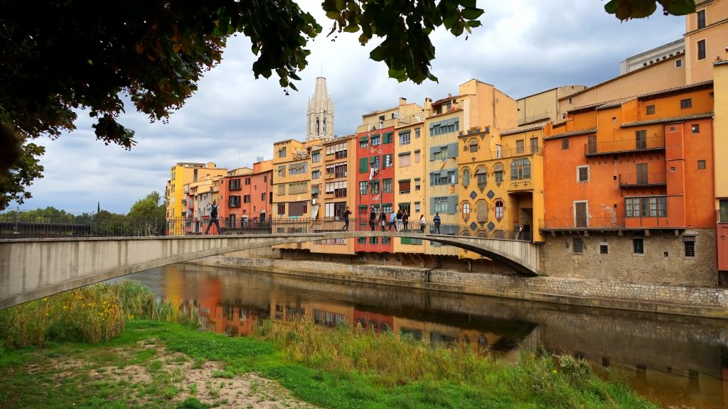 Kleurrijke-steden-Girona