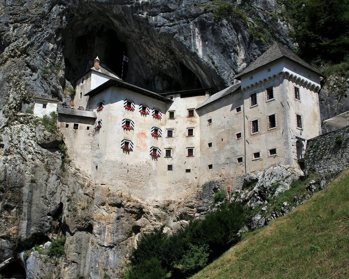 Kasteel-Predjama-Slovenië