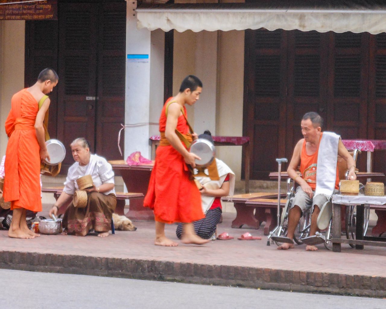 Mensen-fotograferen-op-reis-Luang-Prabang-Laos