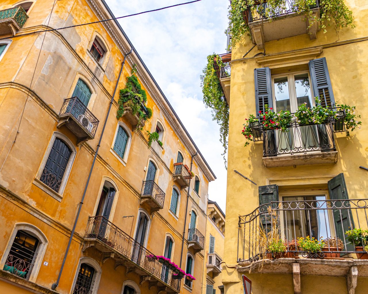 Verona-Italie-kleurrijke-straten
