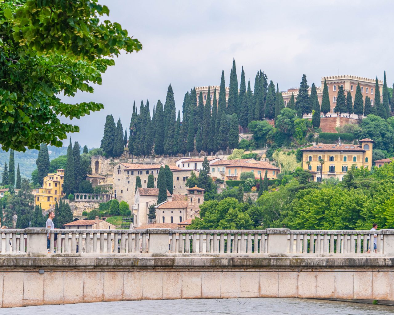 Verona-Italie-uitzicht-op-Castel-San-Pietro