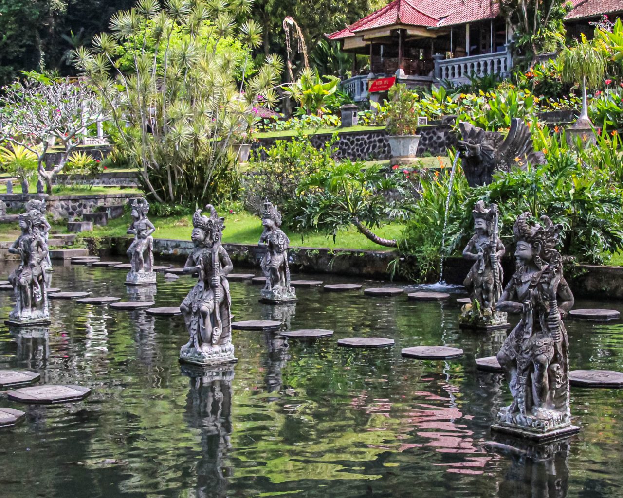 Hidden-gems-Bali-Tirtagangga-waterpaleis
