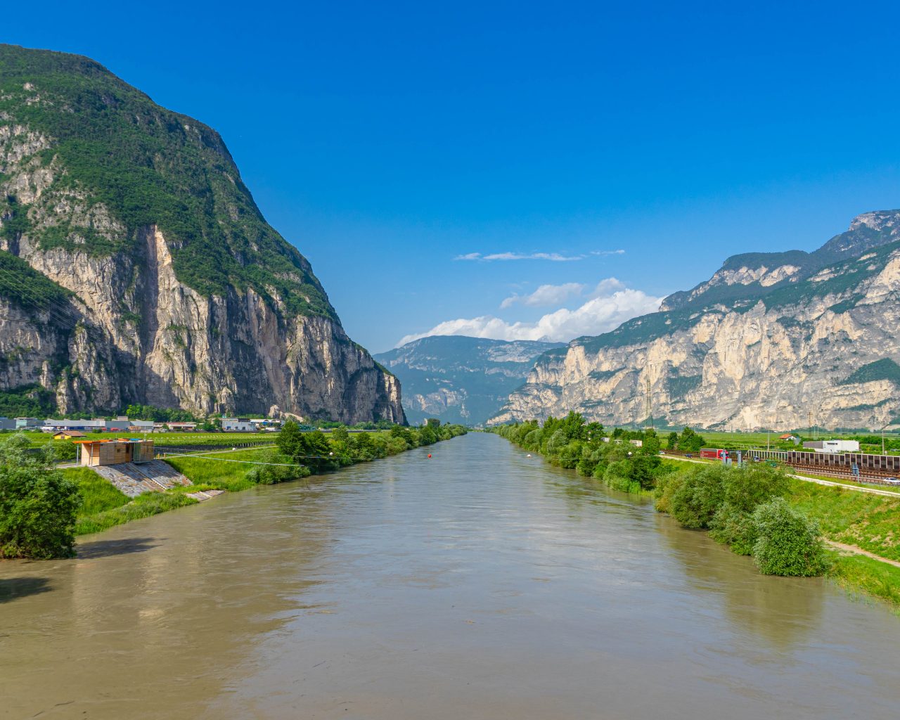 Adige-rivier-uitzicht