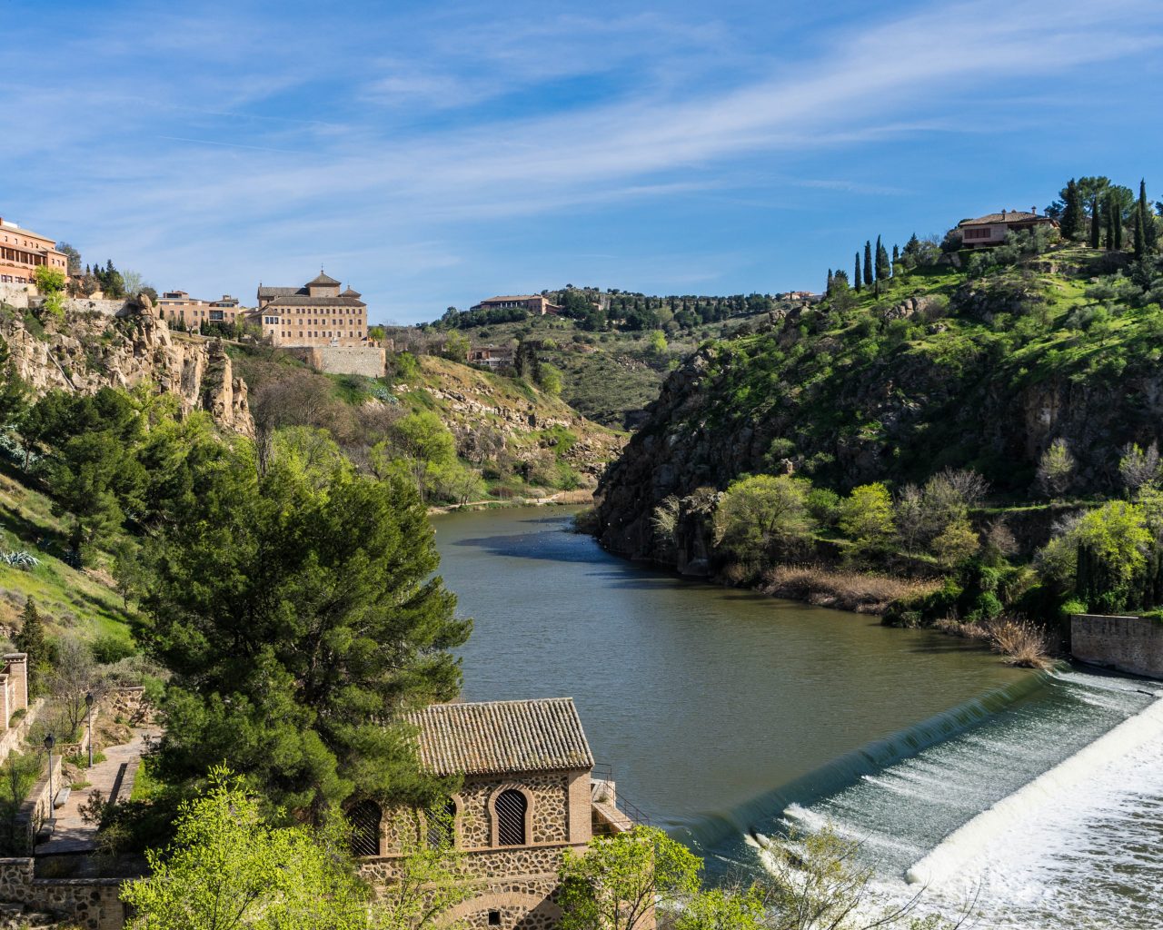Rivier-door-Toledo-Spanje