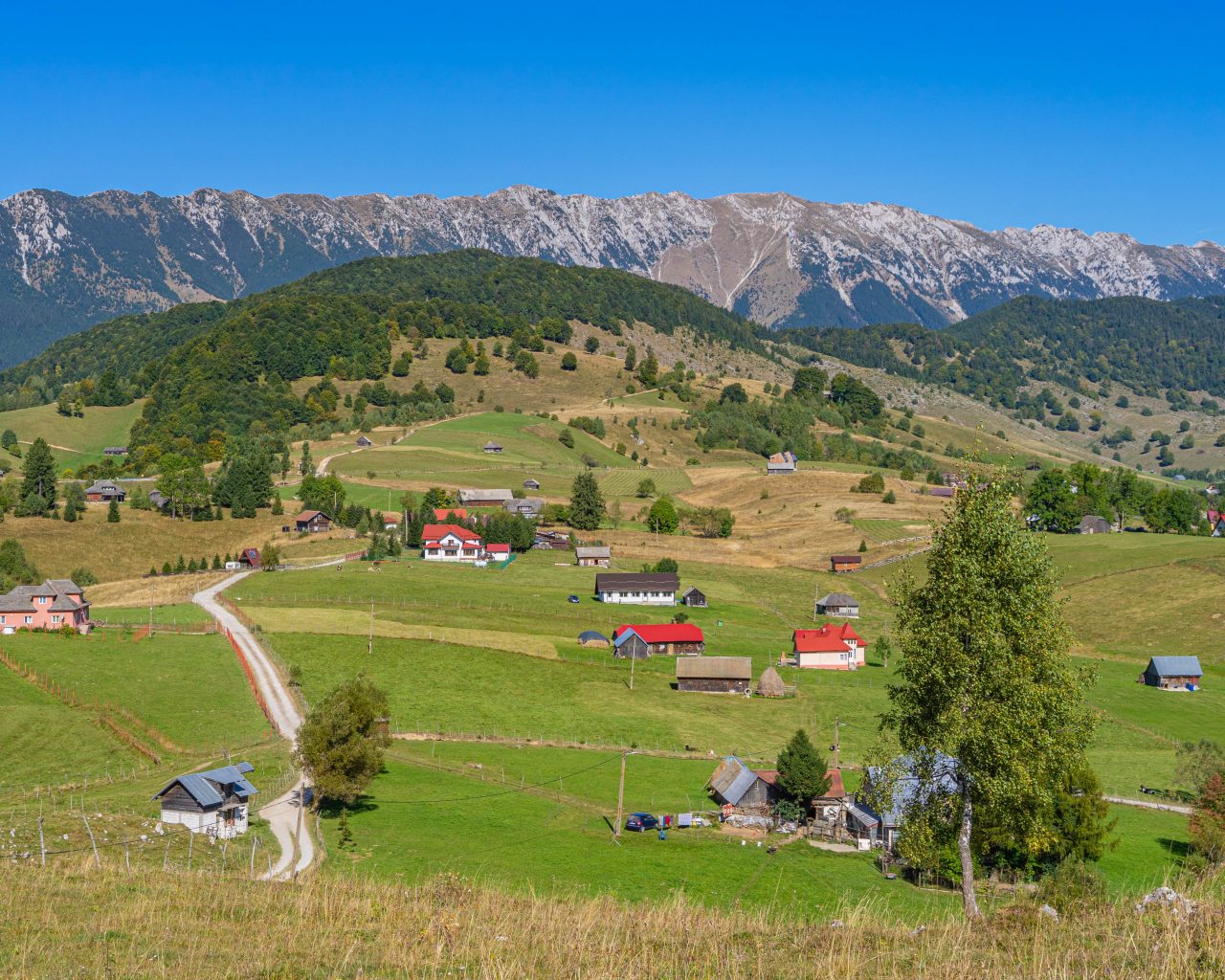 Uitzicht-over-huisjes-bergen