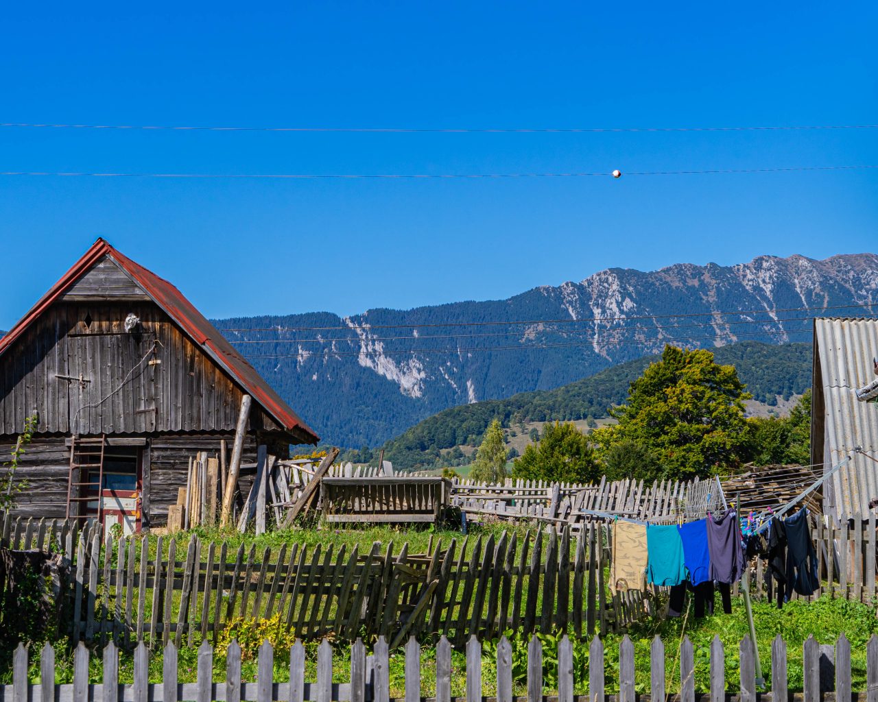 Huisje-wandelen-platteland-Transsylvanië