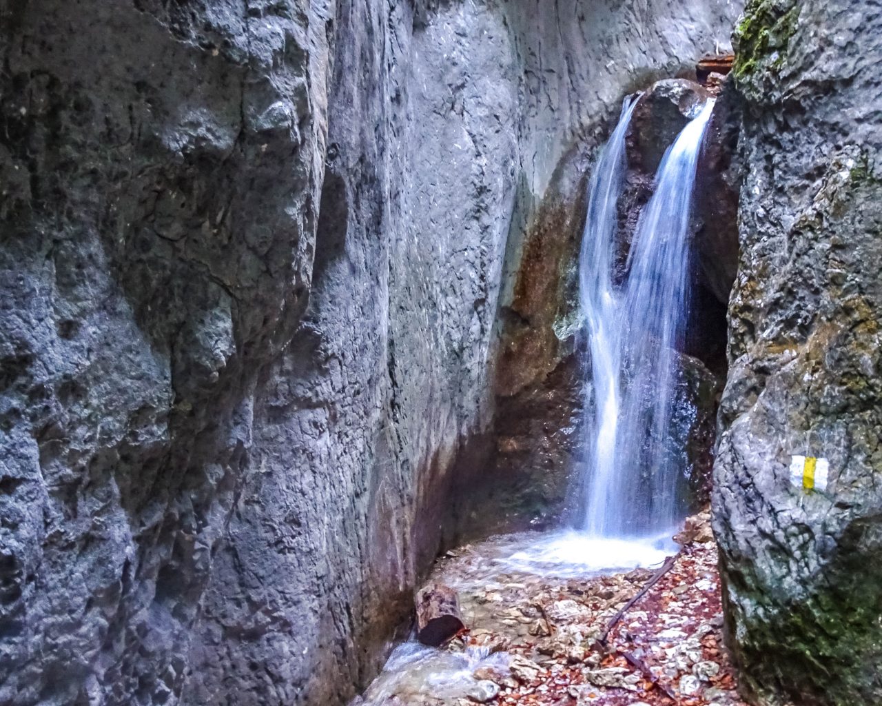 Waterval-met-sign-7-ladders-canyon