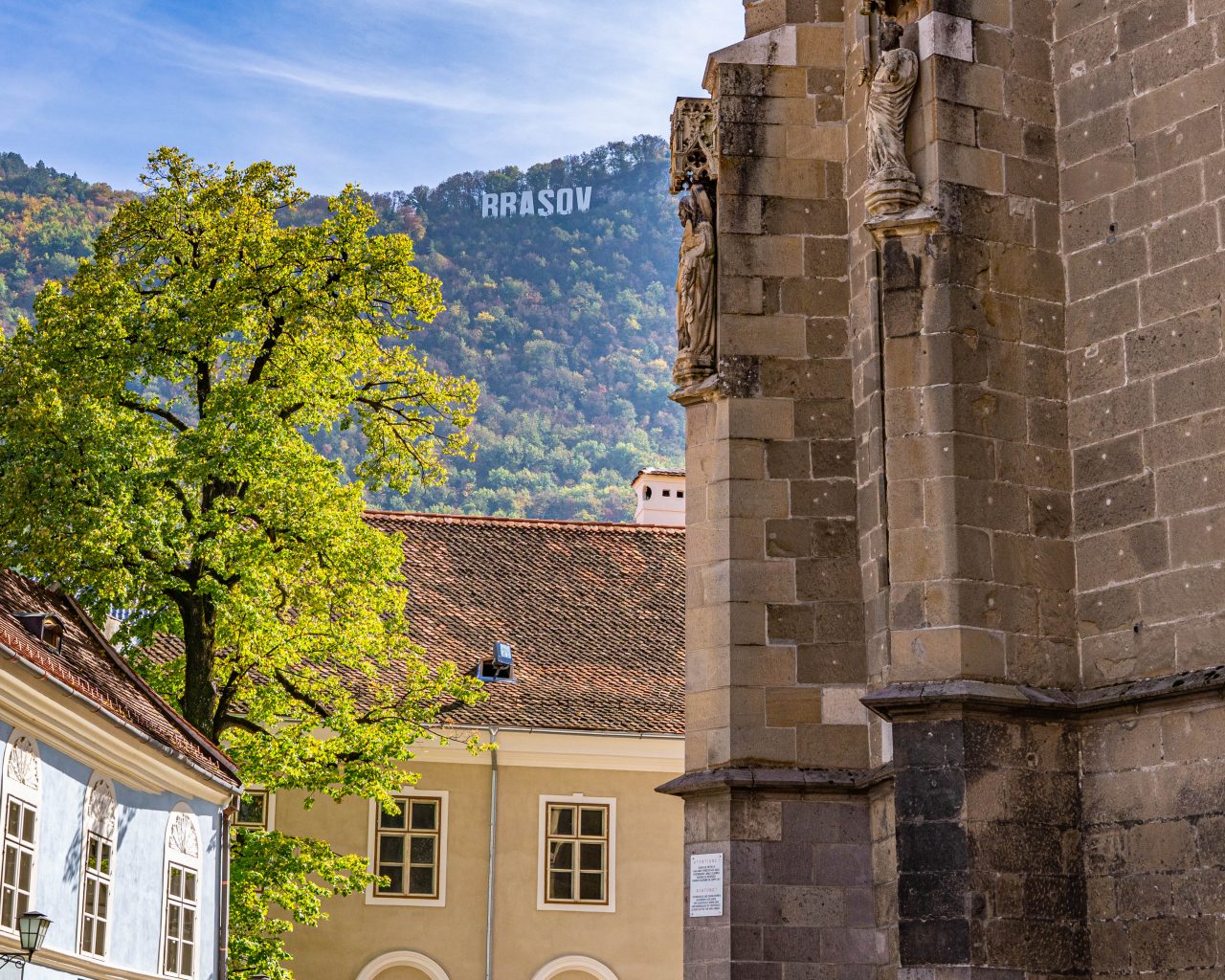 Brasov-kerk-en-sign