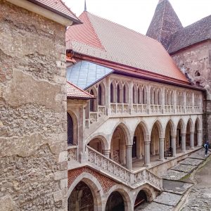 Corvin-kasteel-binnenkant
