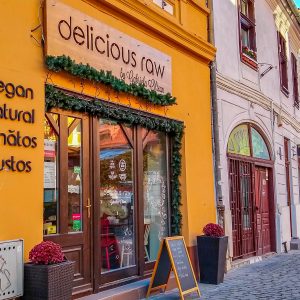 Voorgevel-delicious-raw-in-brasov