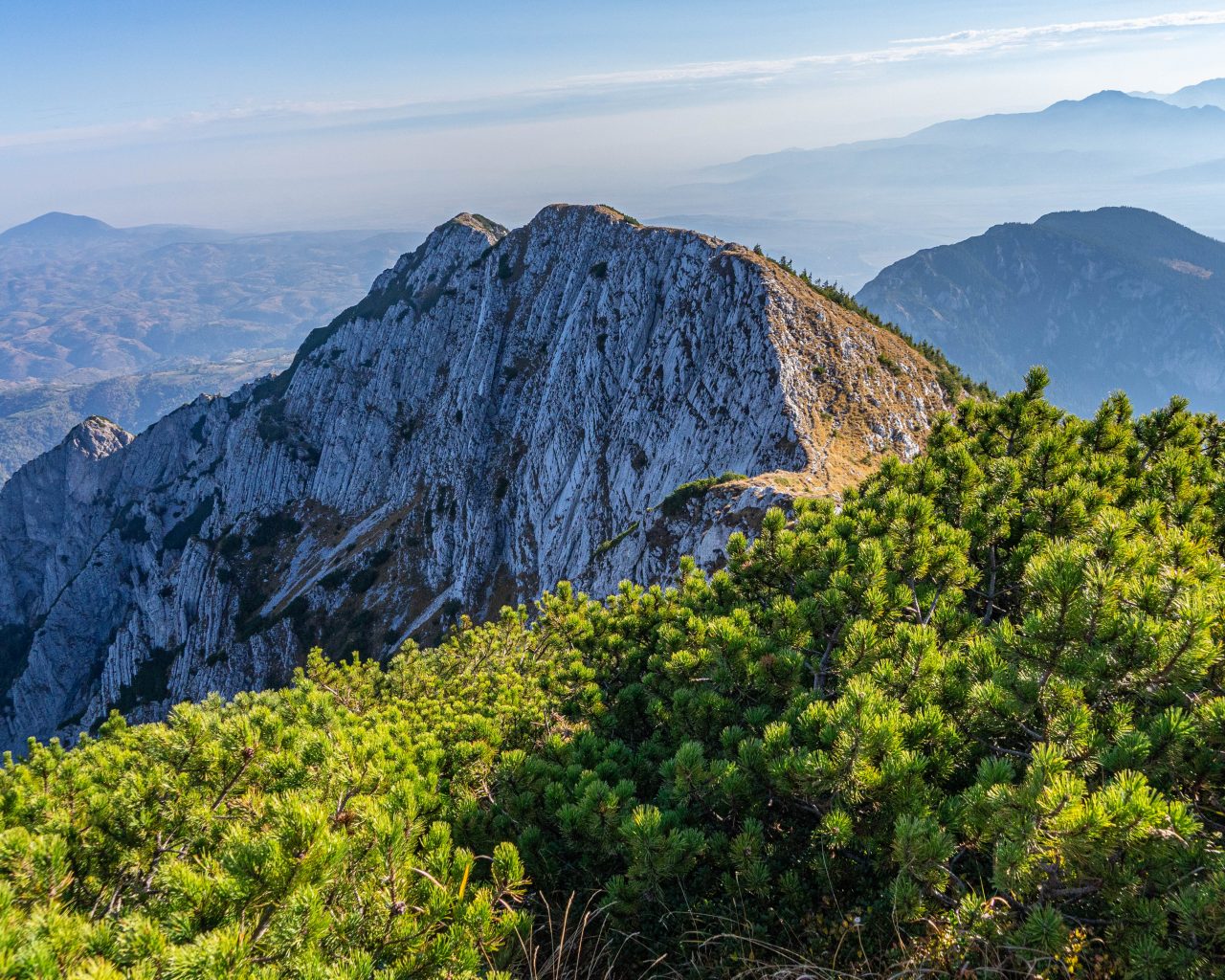 Zonsopkomst-bergtop-Piatra-Craiului