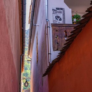 Smal-straatje-Strada-Sforii-in-Brasov