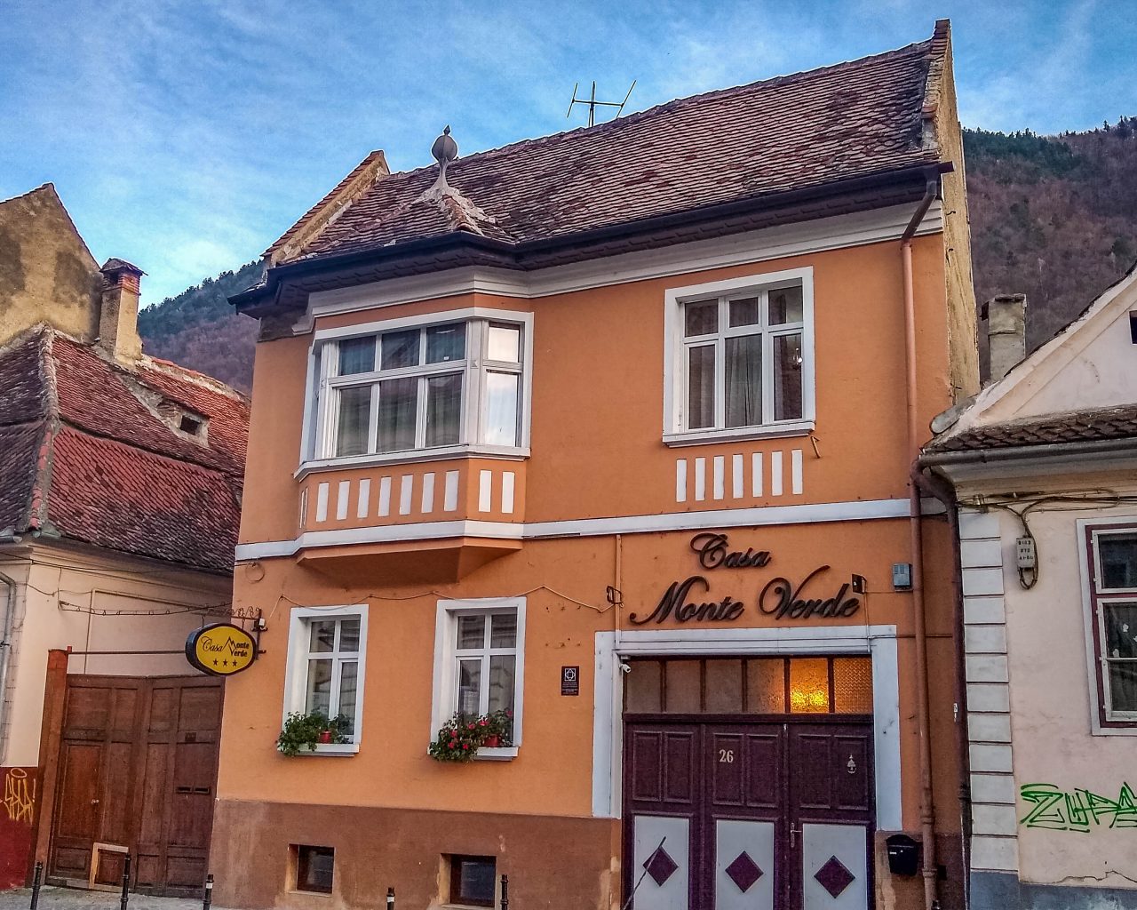 Casa-Monte-Verde-voorgevel-Brasov