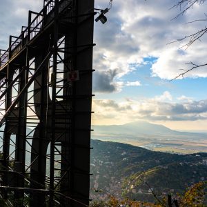 Hollywood-sign-Brasov-vanaf-zijkant