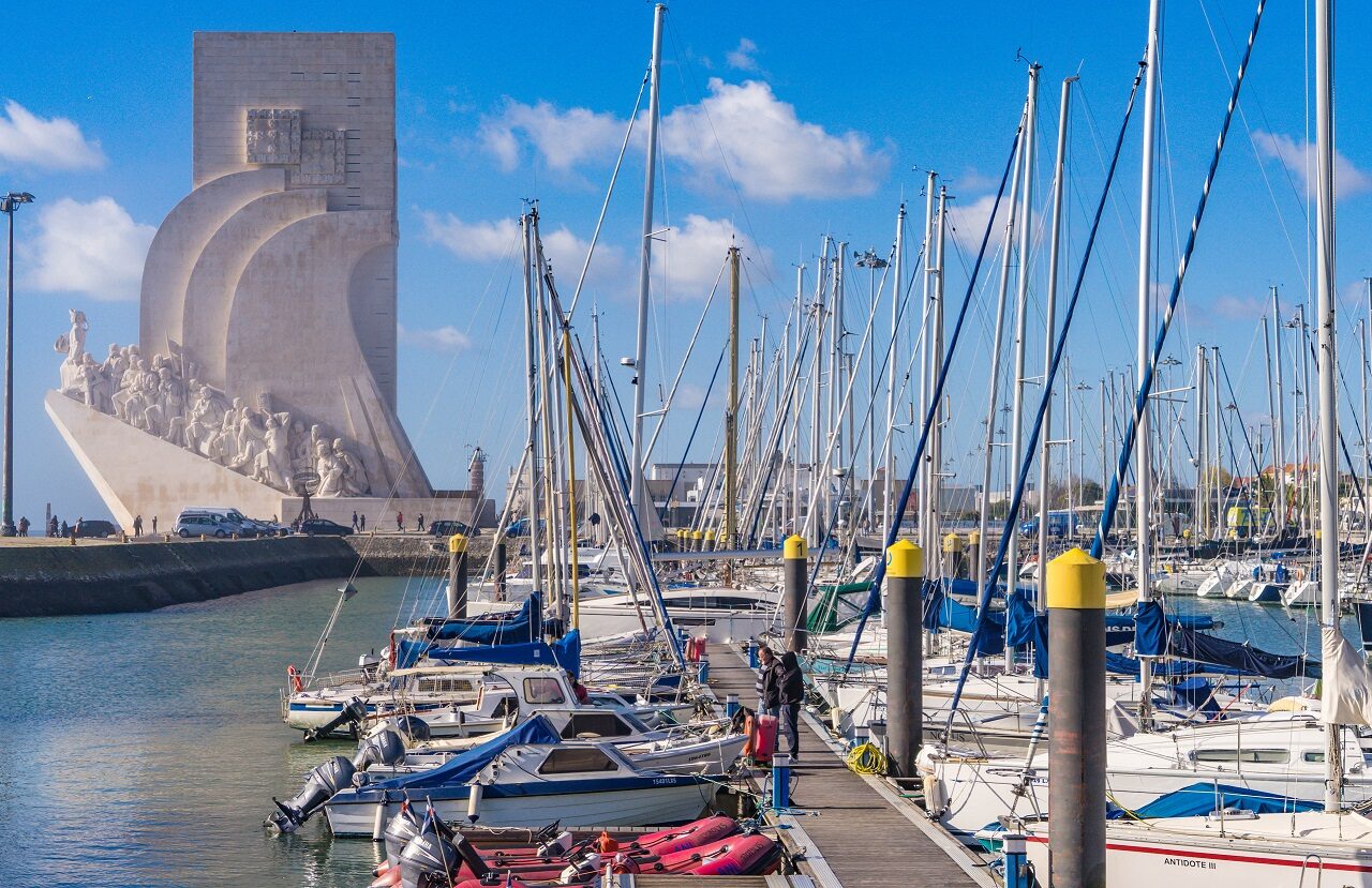haven-boten-en-monument-der-ontdekkingen-Belem-Lissabon