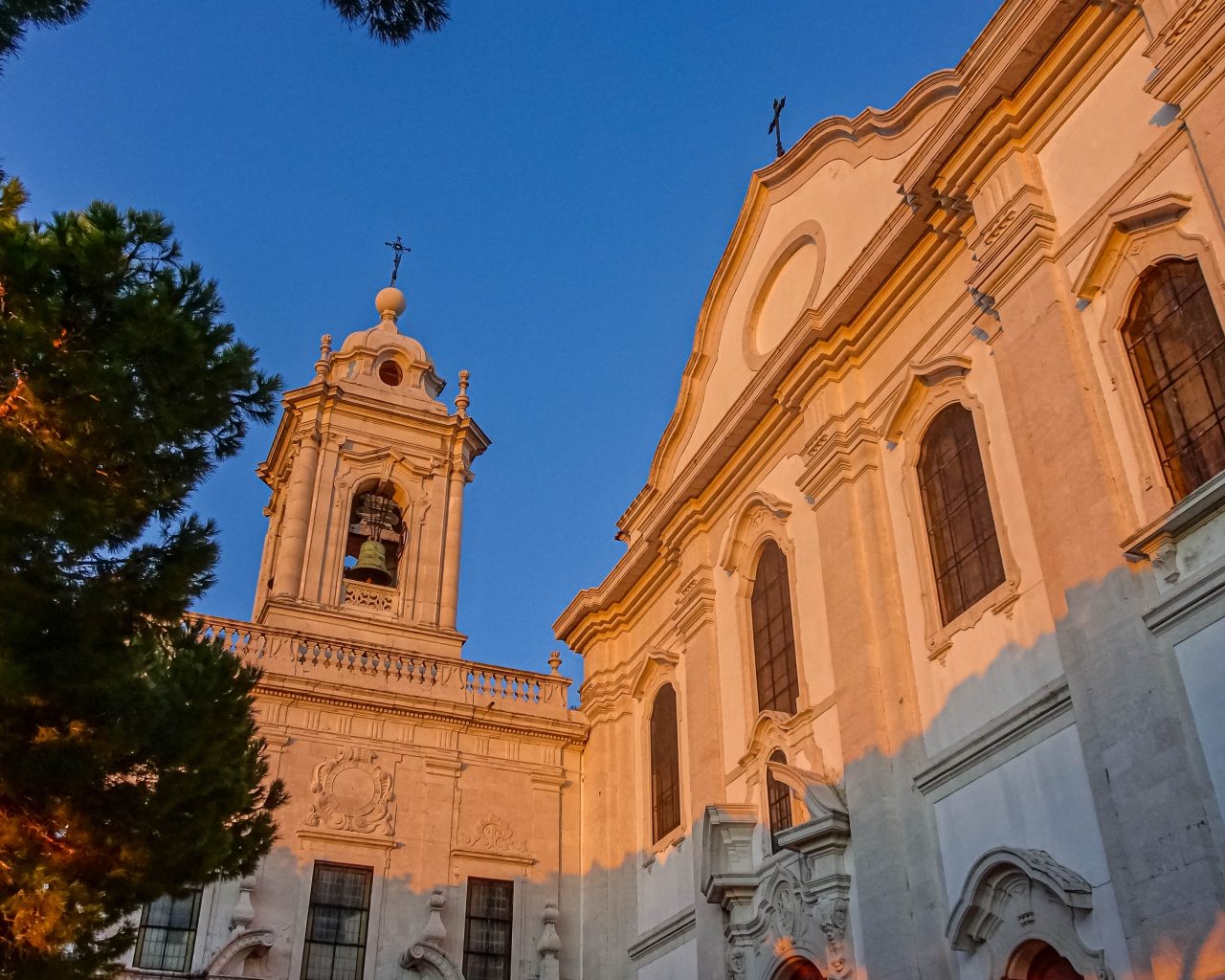 Miradouro-Graca-kerk-Lissabon