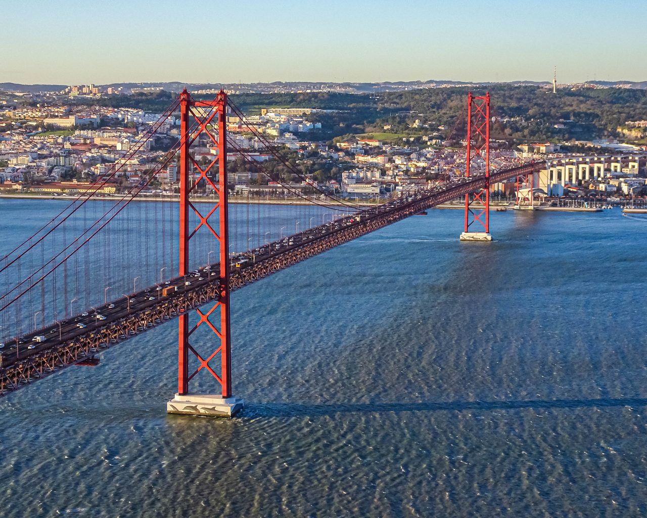 Uitzicht-Ponte-25-Abril-vanaf-Jezusbeeld