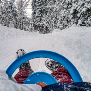 Rodel-sturen-tijdens-rodelen-Axamer-Lizum