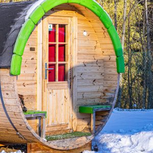 Barrel-Ferienparadies-Natterer-See-met-sneeuw