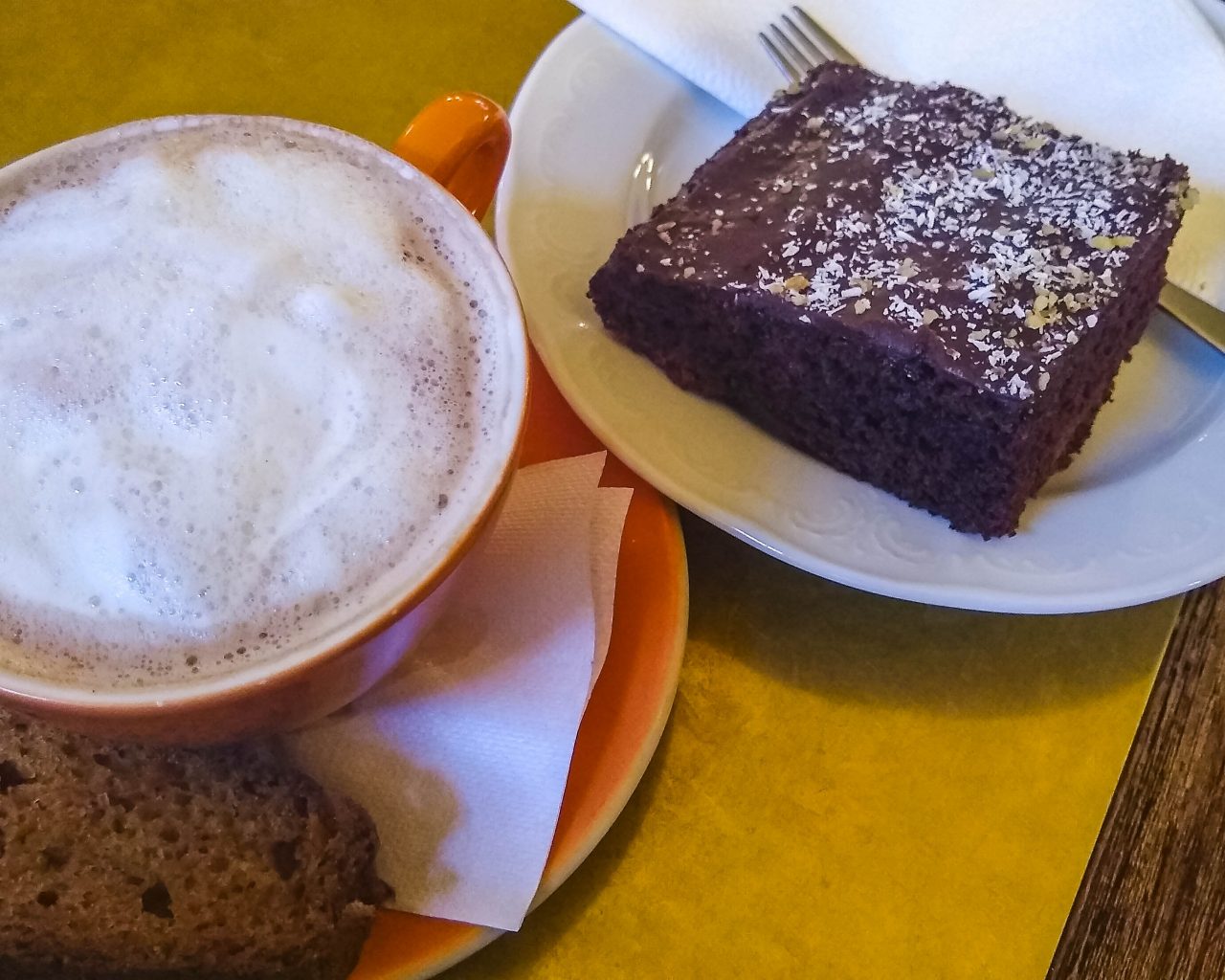 Restaurants-Innsbruck-Hocus-Pocus-koffie-taart