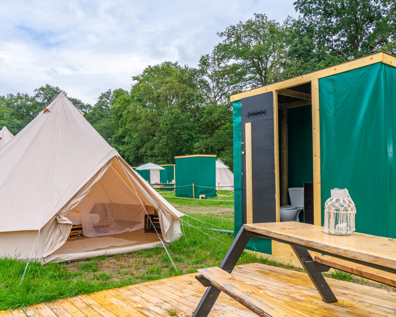 Tent-met-eigen-sanitair-East-Nomads