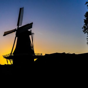 Molen-in-Winsum-tijdens-zonsondergang