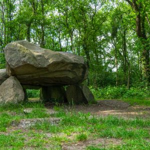 Hunebed-G1-in-Groningen-tijdens-Pieterpad