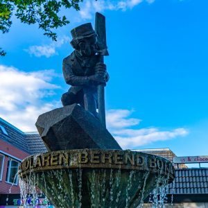 Standbeeld-van-Berend-Botje-Zuidlaren