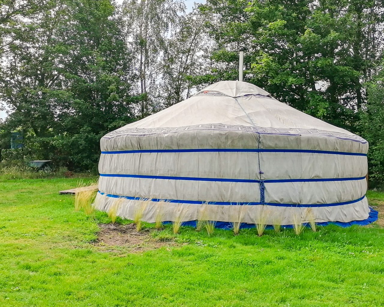 bijzonder-overnachten-yurt-op-camping-Drenthe
