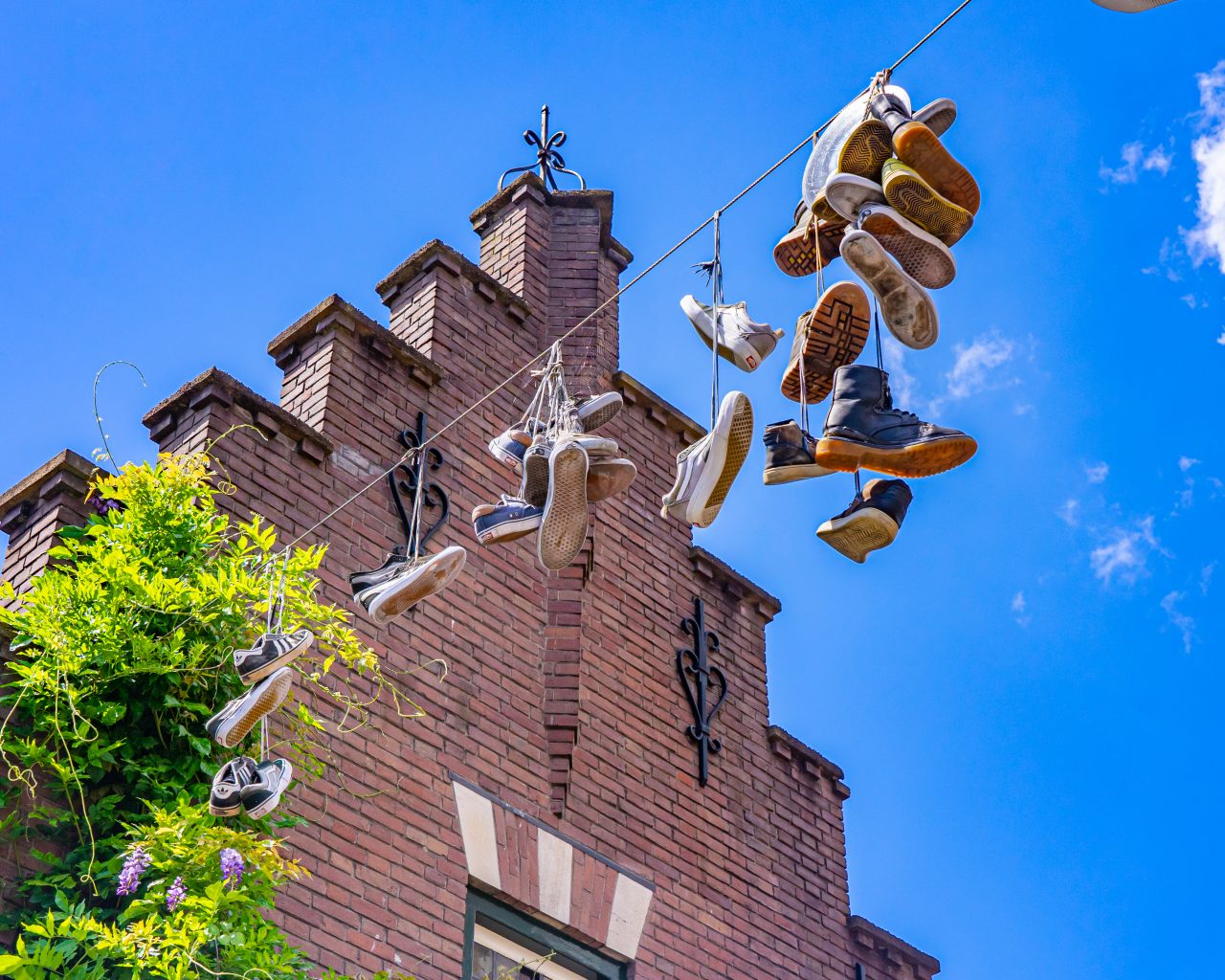 Schoenen-aan-koord-in-Kleine-Berg-Eindhoven