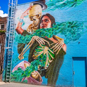 Dansende-skeletten-graffiti-achter-Vue-Eindhoven