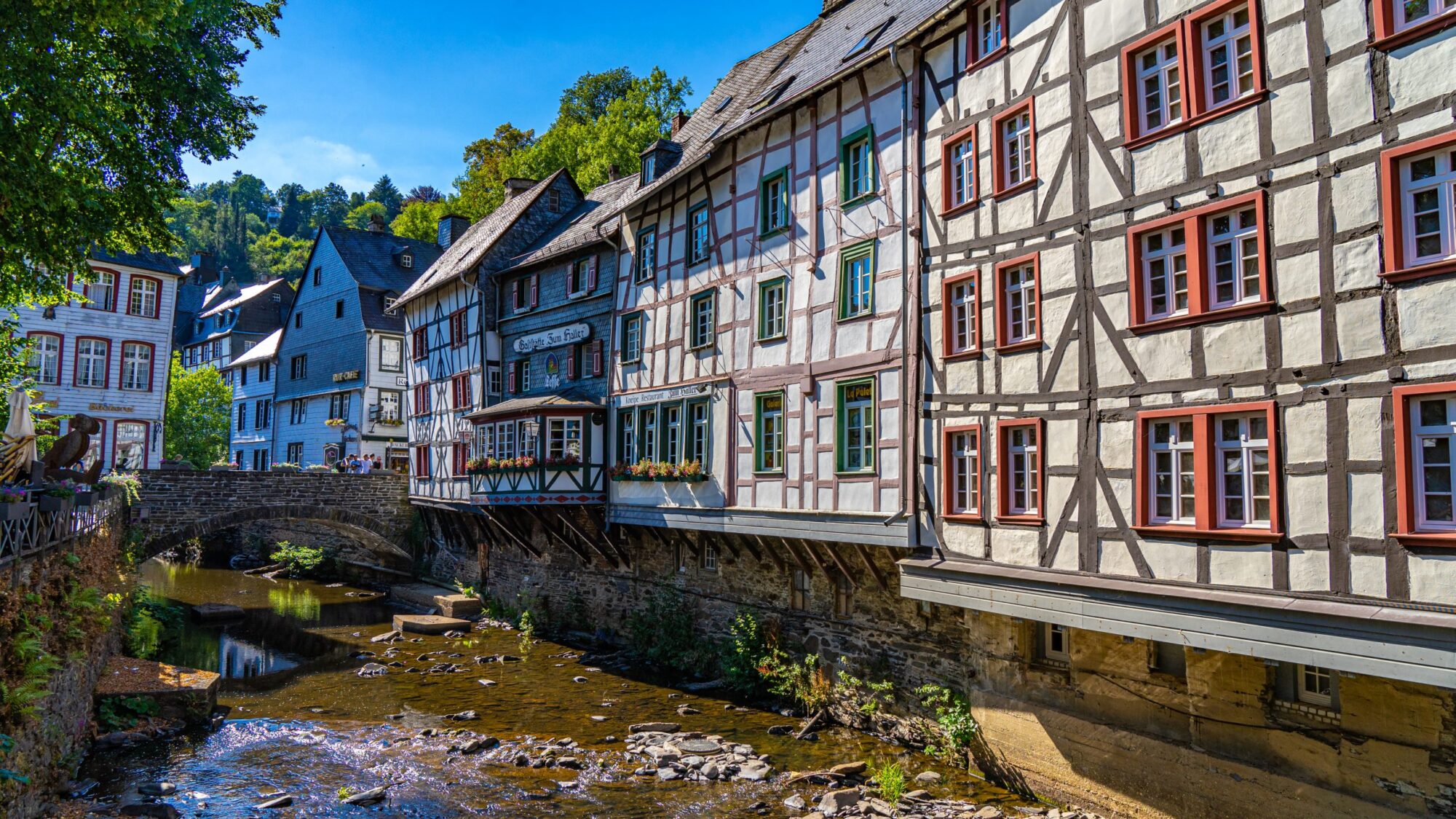 Vakwerkhuizen-aan-Roer-rivier-Monschau
