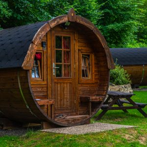 Trekkershutje-op-camping-Echternach-officiel-wijnvat