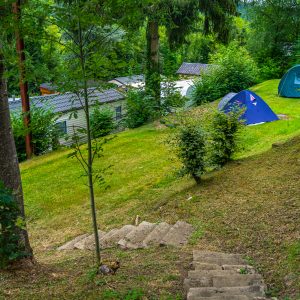 Uitzicht-over-tenten-op-camping-officiel-echternach