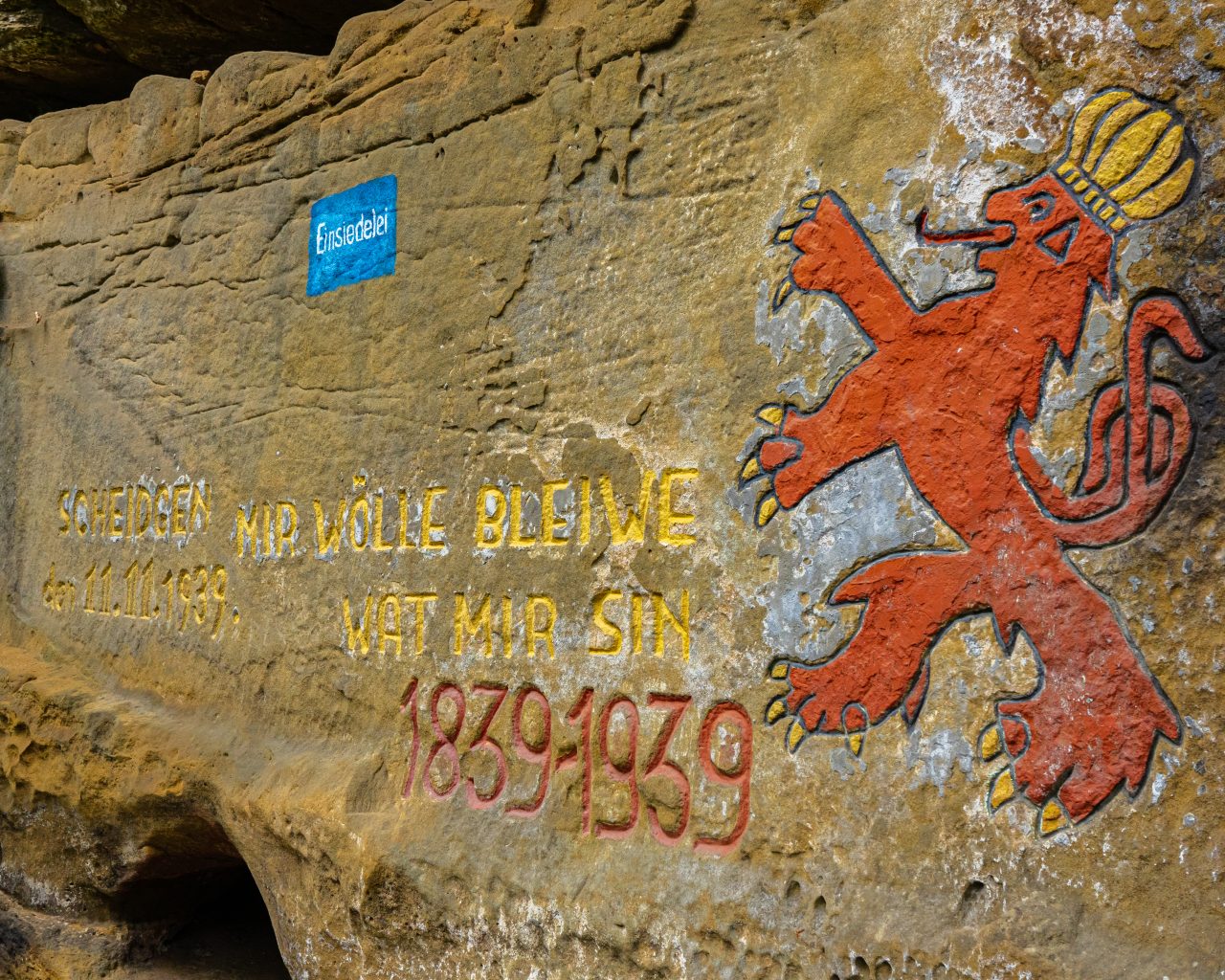 Slogan-Luxemburg-bij-Scheidgen-Mullerthal-Trail-2