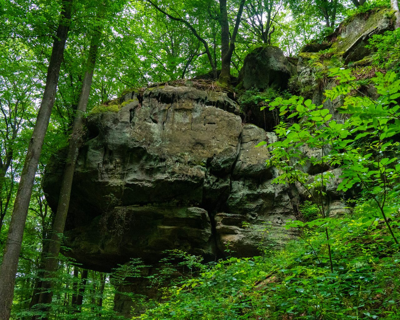 Bijzondere-rotsformaties-tijdens-Mullerthal-Trail-route-2