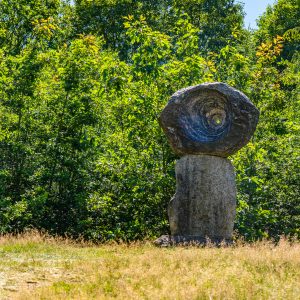 Groot-Pieterpadmonument-tijdens-Pieterpad-etappe-6