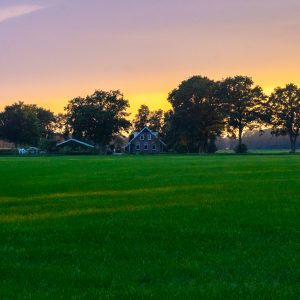 Zonsondergang-over-akkers-Overijssel-Pieterpad