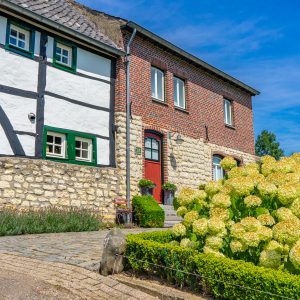 Eyserheide-mooi-huis-met-bloemen