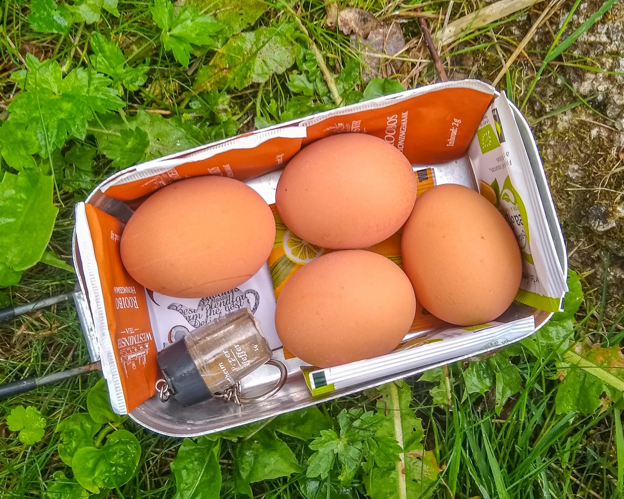 Eieren-in-bakje-tijdens-meerdaagse-wandelingen