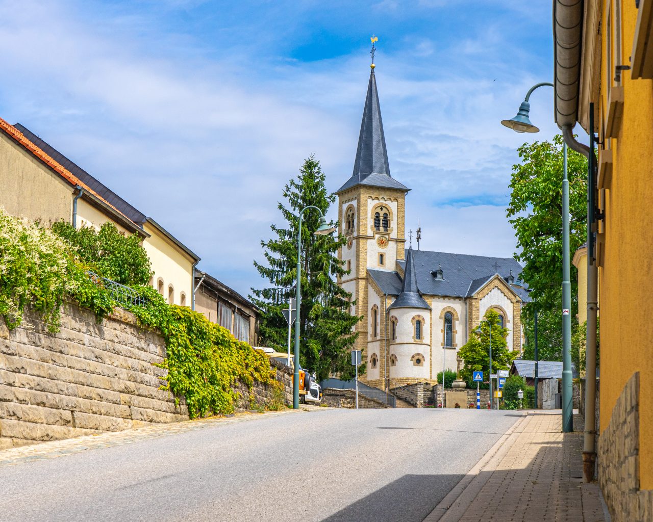 Schattig-kerkje-in-Herborn-Mullerthal-Trail-1