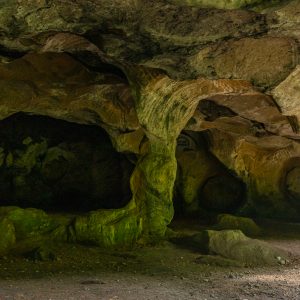 Hohllay-cave-bij-Berdorf-Luxemburg