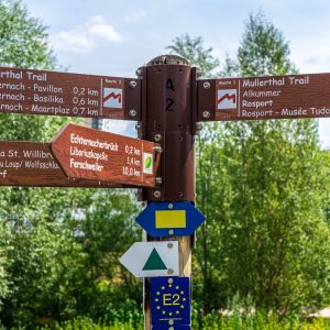 Mullerthal-markeringen-met-bruine-borden