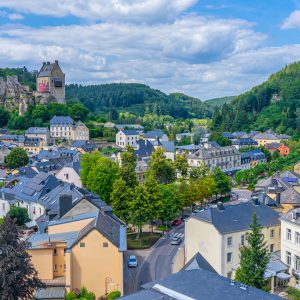 Uitzicht-over-Larochette-Luxemburg