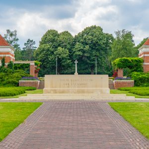 Entree-Canadese-begraafplaats-bij-Holten
