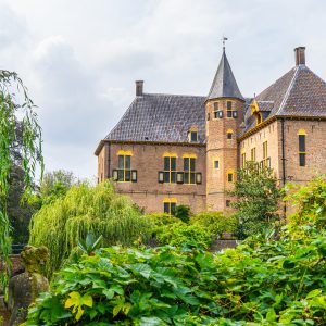 Pieterpad-etappe-13-kasteel-Vorden-met-groene-natuur