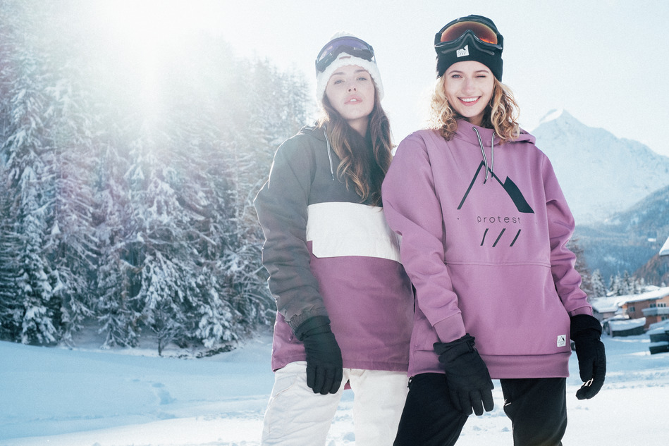 Protest-wintercollectie20_21-dames-hoodies-ski-jassen