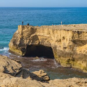 Vissers-bij-Malhao-Beach-Fisherman's-Trail