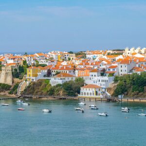 Uitzicht-op-vila-nova-de-milfontes-vanaf-andere-oever